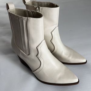 Qupid Cream Western Style Booties with Heel Size 7.5 women's
